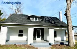 Very spacious remodeled home near downtown - Image 1