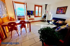 Chalet Oberhofen am Thunersee, 4 Sterne Privatwohnung, 2 Schlafzimmer, gratis Parkplatz, Seeblick - Image 4