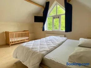Cozy Beach House Beautiful Water View, WiFi & Parking - Image 2