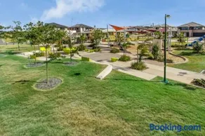 Modern Elegance Near Lakes Train Parks and Beaches - Image 4