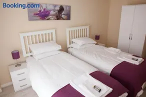 City Centre Luxury Holiday Apartment - Image 5