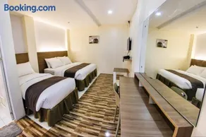 D&M Travellers Inn - Image 4