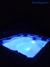 Durbuy Chalet 9p jacuzzi billard jeux - Image 2