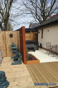 Country Guest House With Hot Tub - Image 2