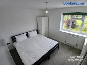 Hornchurch House - Jackson Close - Image 5