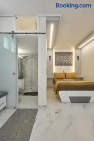 Modern Studios for Two - Image 2