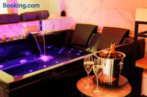 Love Room Marseille - Orion - Image 3