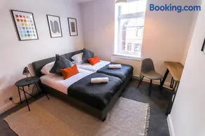 Beautiful 3 Bedroom House - Sleeps 5 Free Parking - Image 3