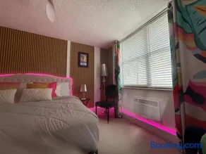 South Beach Funky Love Shack, Free Parking - Image 2