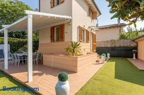 Villino Esse, Libero su 4 Lati più Dependance nel cuore della Versilia - Image 3