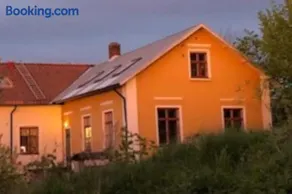Svinaberga Skola. Eget boende i gammal skolsal. - Image 1