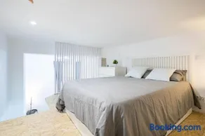 Loft reformado en Marques de Vadillo con patio privado - Image 3