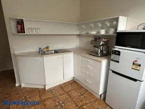 Cozy Curtin Private Guest house - Image 3