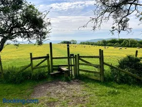 The Cart Shed - romantic hideaway with a view! - Image 2