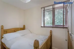 Quiet & Secluded St Albans House - Image 4