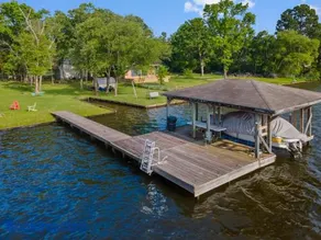 Sunset Cove Cottage- Lakefront With Bar Loft Sunroom & Pier - Image 5