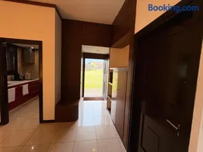 Oasi Lèsia - La Casa sul Lago con Spiaggia privata e piscina vista lago - Image 3