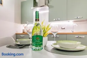 Evergreen House - Image 1