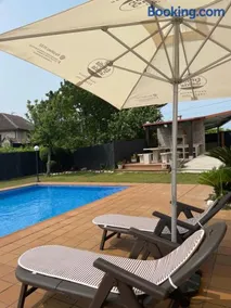 Chalet casa con piscina en ARBO Vigo - Image 1