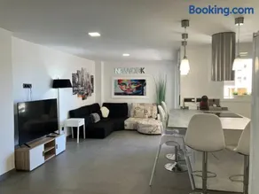 Seaside Apartment Retreat - Image 4