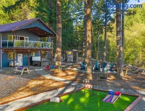 River Retreat w/hot tub, beach, game room - Image 2