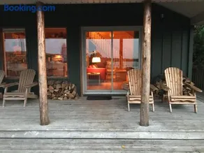 Sunset Lakehouse, cozy cottage - Image 2