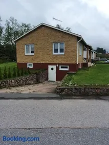 Charmig och modern lägenhet med egen ingång nära Astrid Lindgrens Värld - Image 5
