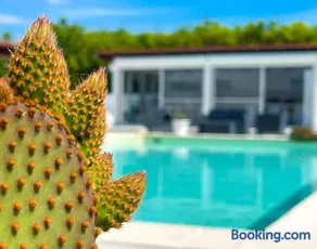 VILLA A CASA DI BETTY - Spacious & Bright Apartment with Private POOL - An Oasis of Peace to relax and recharge - Image 2