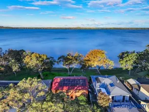 Lakefront Peace and Relaxation - Image 1