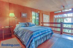 The Redwood House - Image 4