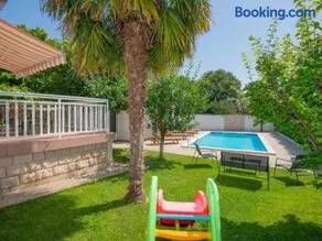 Holiday home Maja with private pool - Image 4