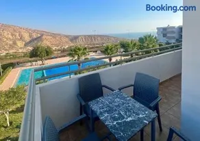 Appartement vue sur piscine et sur mer - Image 3