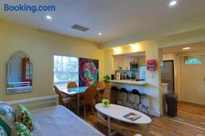 Artful 3BR Oasis in Little Haiti, Miami - Image 3