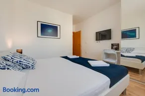 Voll ausgestattetes Ferienhaus mit Garten, Terrasse und privatem Pool - Image 3