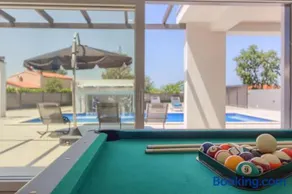 Luxury Villa with extra heated pool with hydromassage, biliard near town center and beach by WiiBuk - Image 5