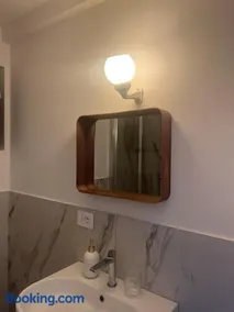 LA FINESTRA SUL CORTILE Suite indipendente con bagno privato - Image 2