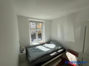 Townhouse with private garden in the centre - Image 5