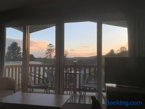 Skyview Cabin - Cosy, pet friendly with fireplace - Image 2