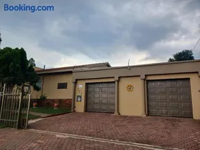 Golden Glory Manor - Image 5
