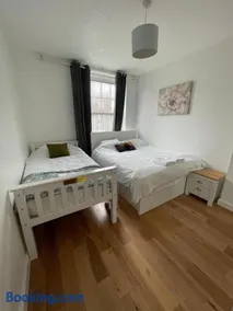 London City Oasis - 2 Bedroom Apartment - Image 1