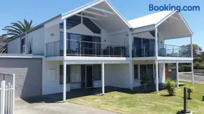 Port Elliot Beachcomber on Horseshoe Bay linen included spotless - Image 2