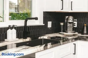 Historic Waterfront estate With Yard & Modern Kitchen - Image 5