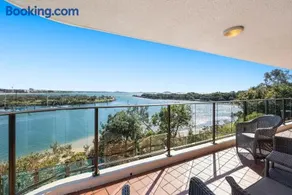 Oceanfront Buddina - Image 1