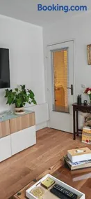 T2 meublé 1 er étage dans un quartier calme à PARIS 17 - Image 1