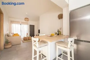 Irene's Sunny apartment - Image 3