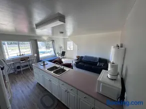 Texada Hunter Hiker friendly suite - Image 2