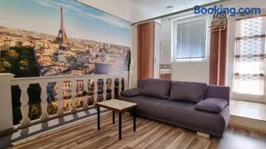 Bungalow Alex - Image 1