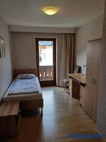 Wei Wei's Hostel - Image 2