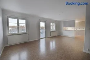 Central two-room apartment with a large balcony - Image 2