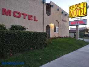 Crzy 8 Motel - Image 1